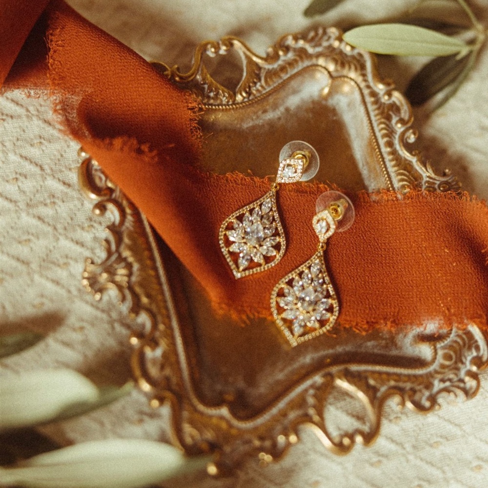 Crystal Chandelier Earrings in Yellow Gold by The Exquisite Bride, New in Box - Picture 6 of 7